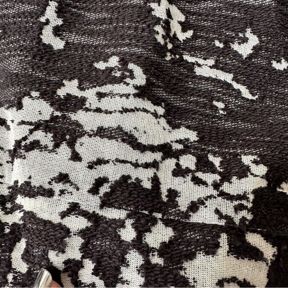 DEX Clothing Black White Abstract Destroyed Knit Crew Lightweight Sweater NWT - Picture 9 of 10